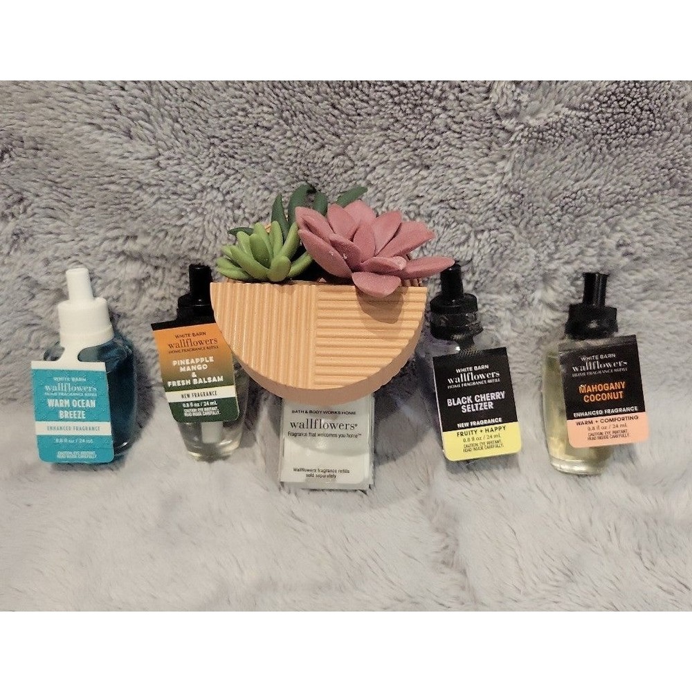 *NWT*Bath & Body Works Succulent Wallflower & 4 refills